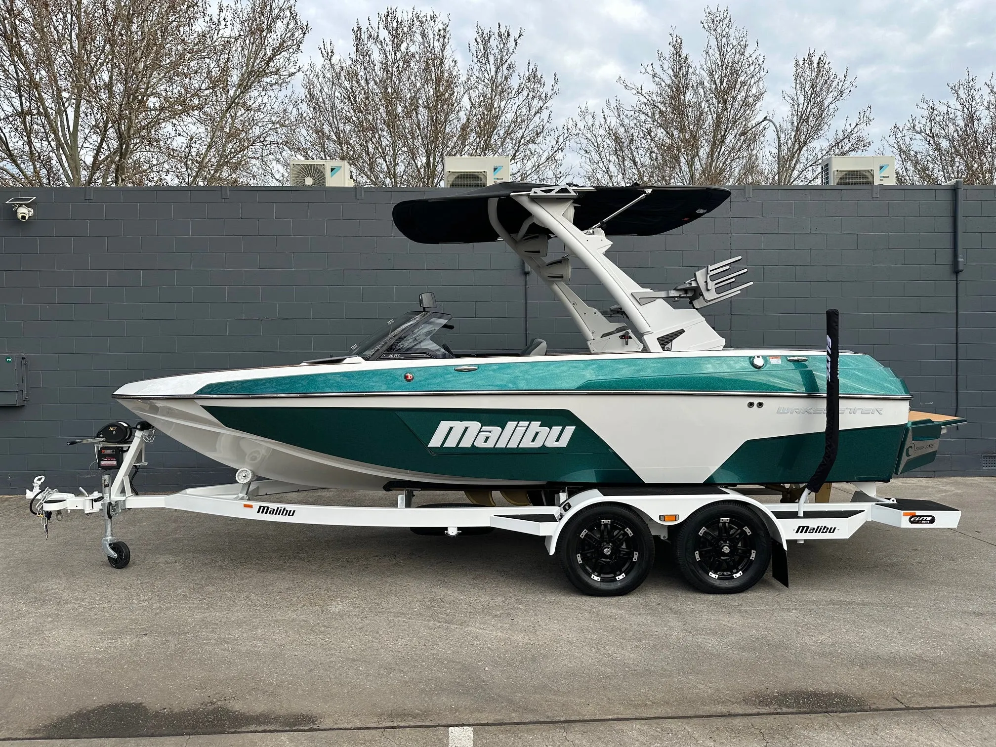2024 Malibu Wakesetter 20 VTX - SOLD