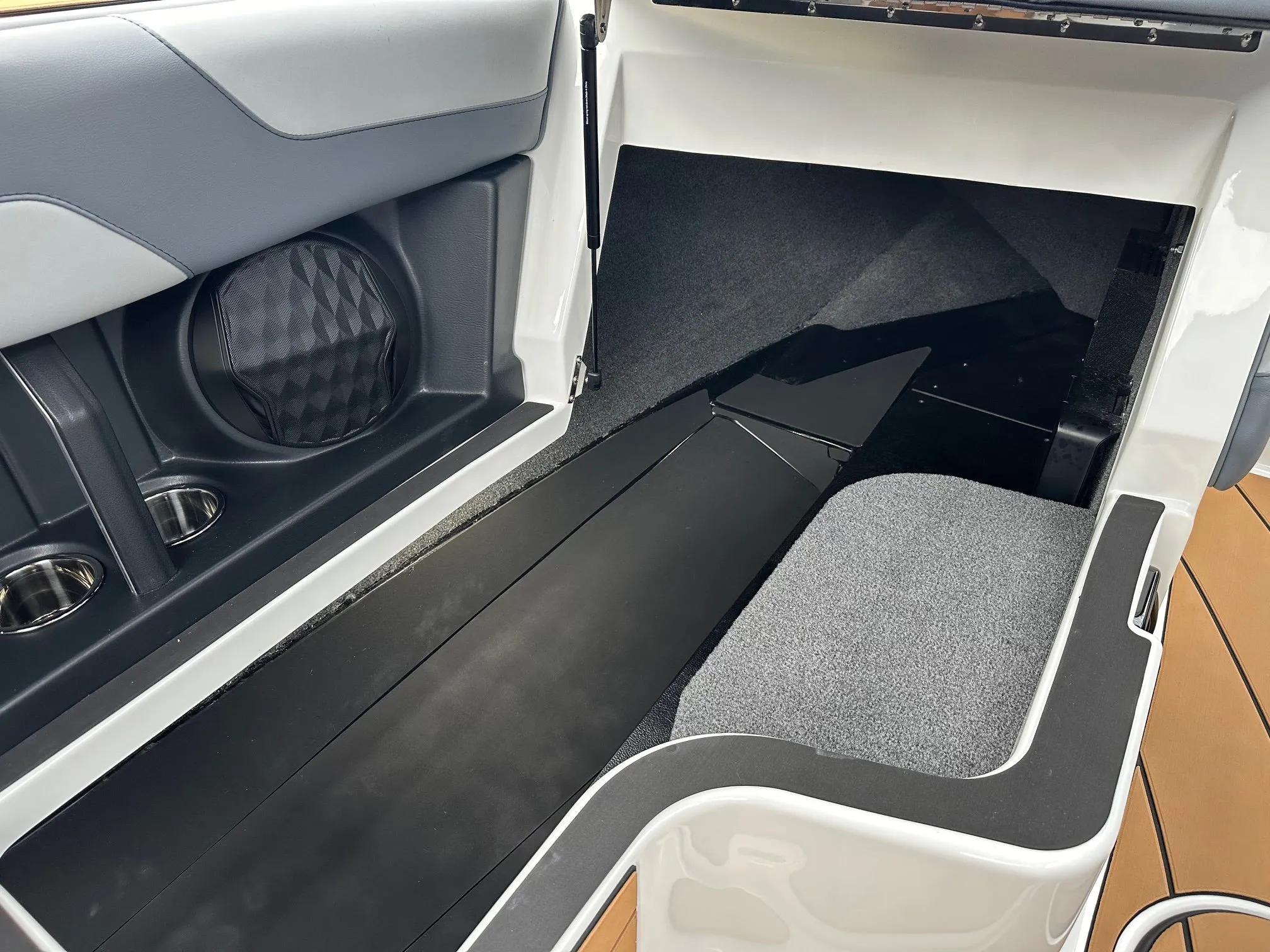 2024 Malibu Wakesetter 20 VTX - SOLD
