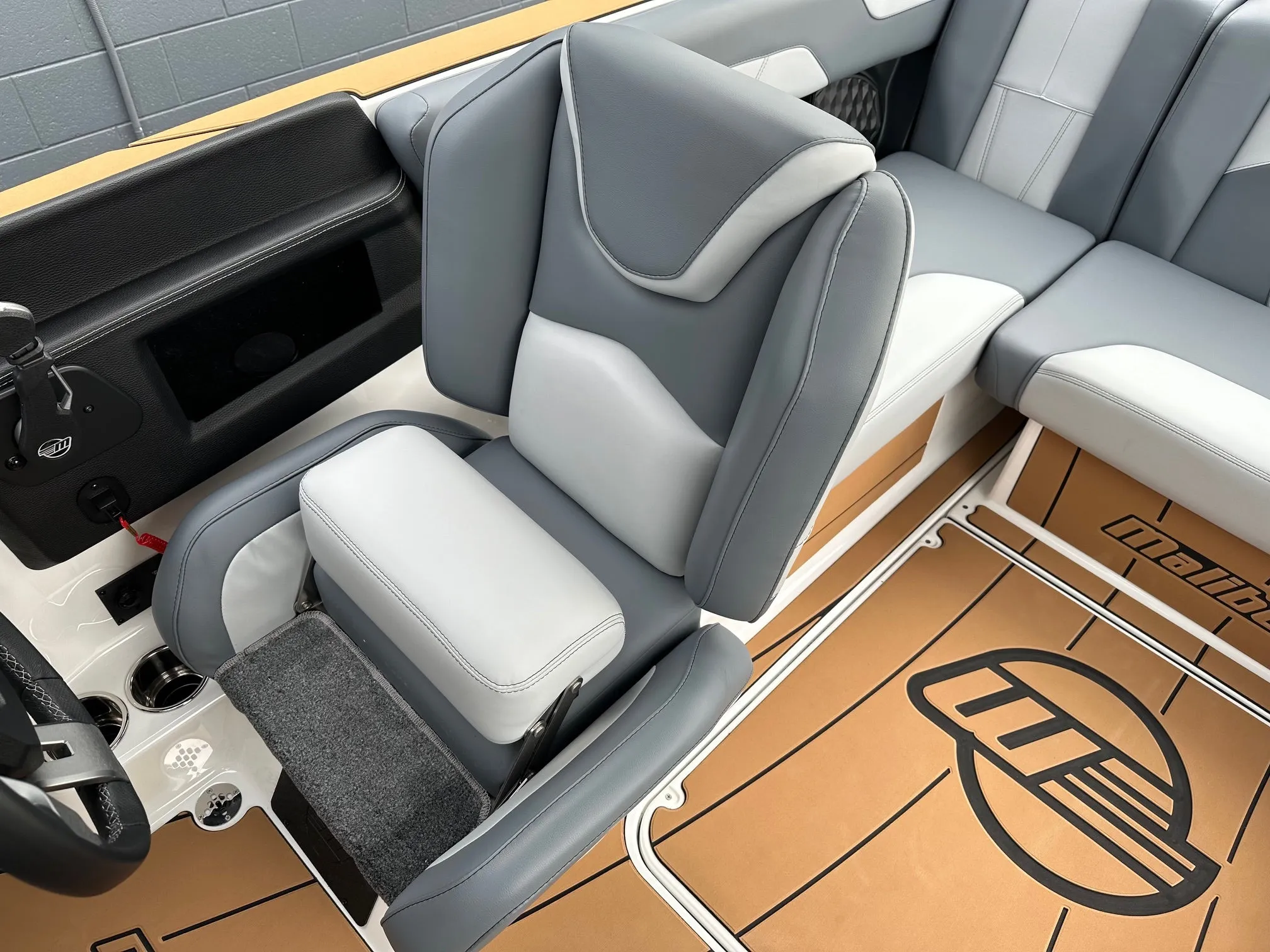 2024 Malibu Wakesetter 20 VTX - SOLD