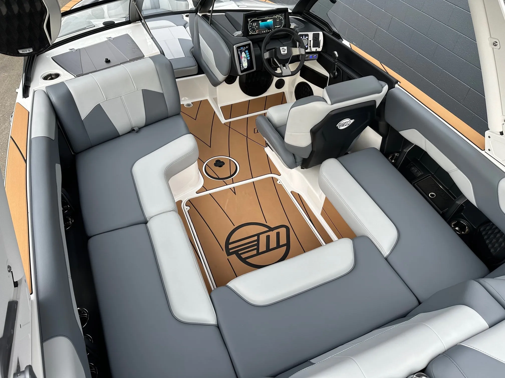 2024 Malibu Wakesetter 20 VTX - SOLD