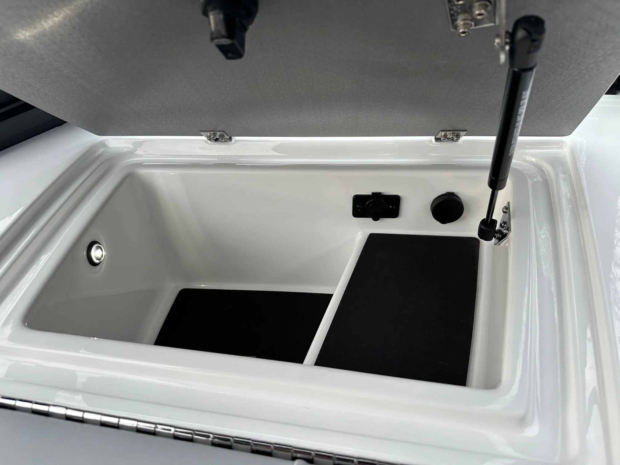 2024 Malibu Wakesetter 20 VTX - SOLD