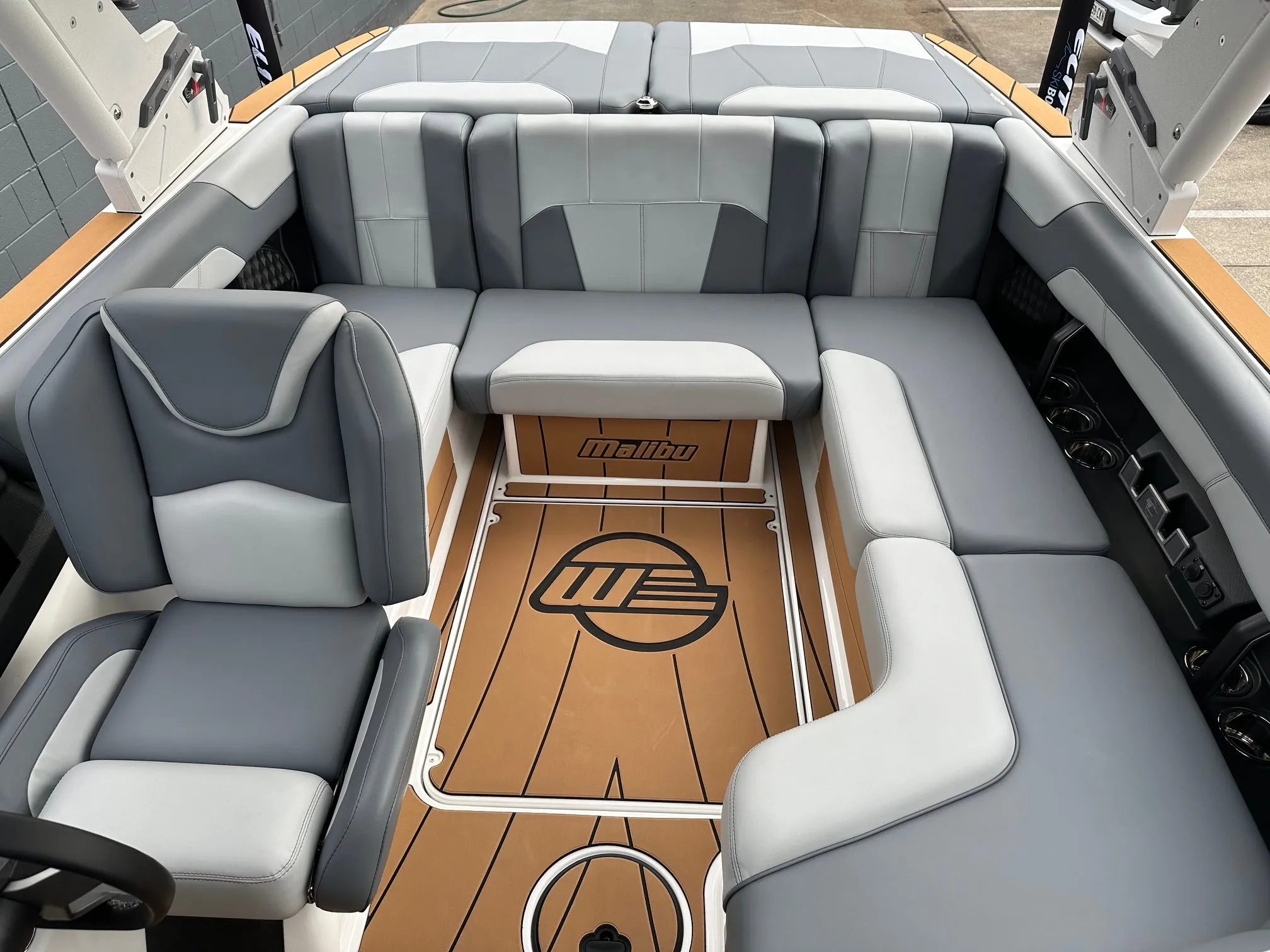 2024 Malibu Wakesetter 20 VTX - SOLD