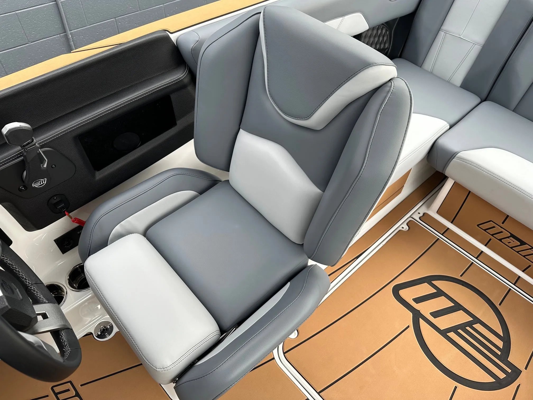 2024 Malibu Wakesetter 20 VTX - SOLD