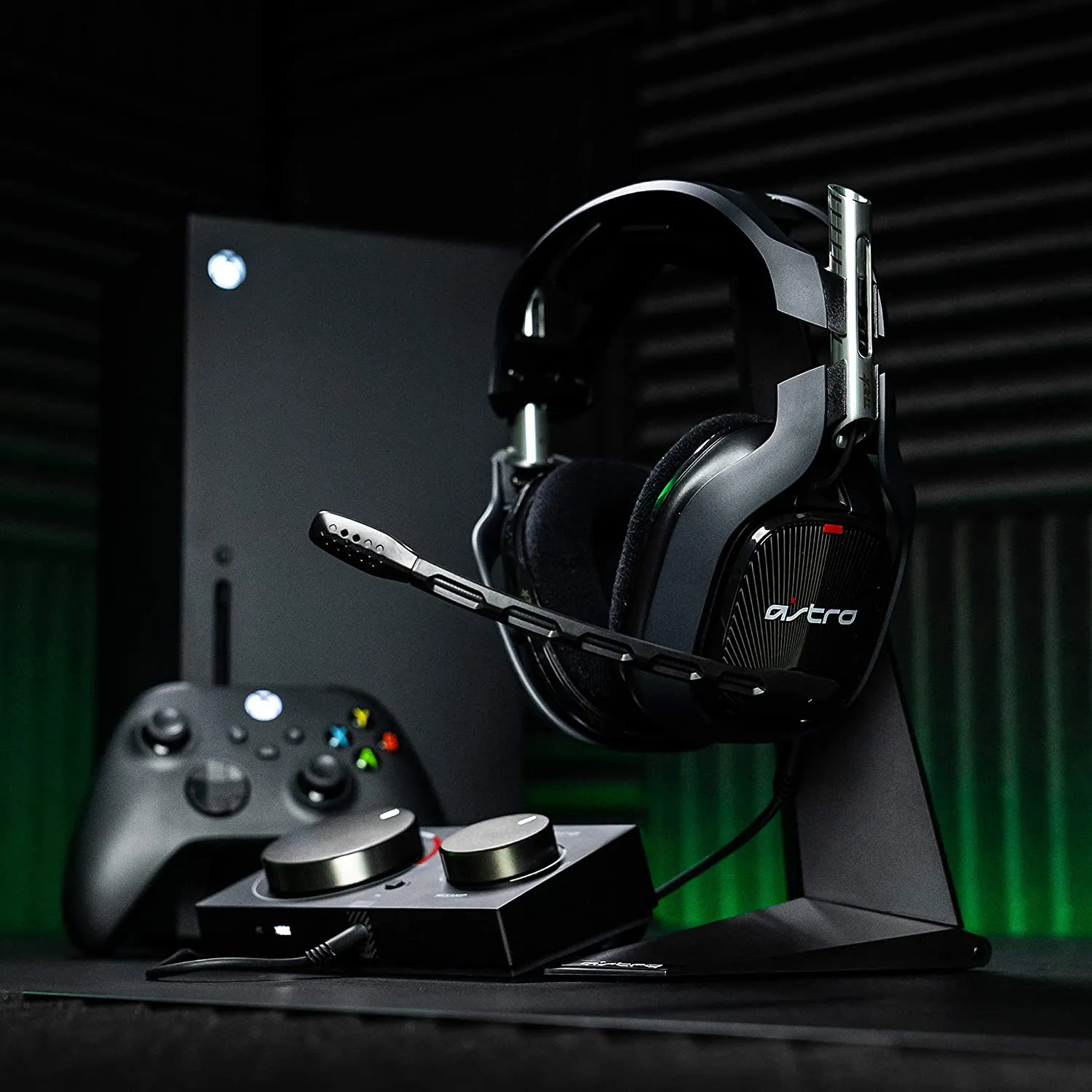 ASTRO Gaming A40 Wired Headset   MixAmp Pro - Black/Red