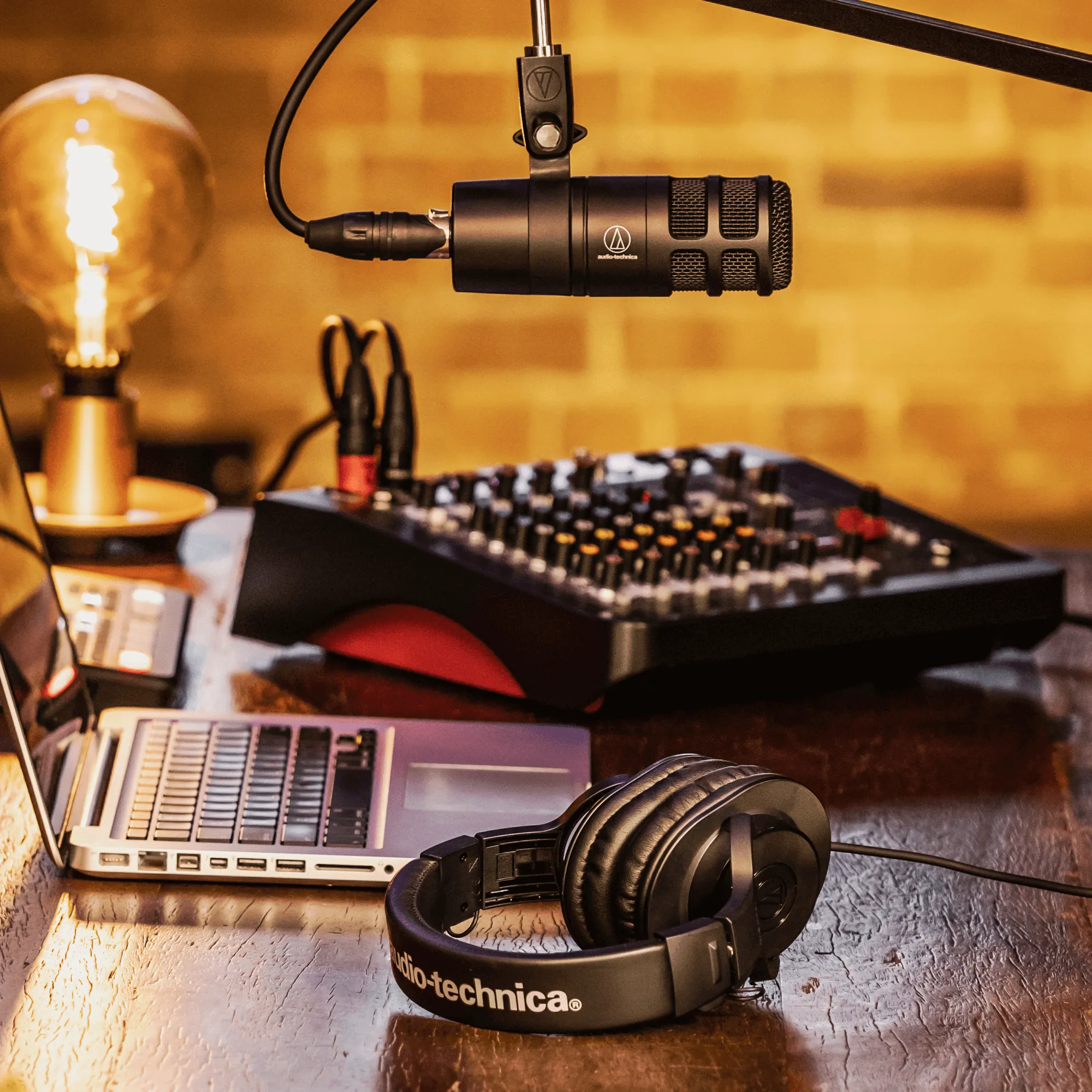 Audio Technica AT2040 - Hypercardioid Dynamic Mic