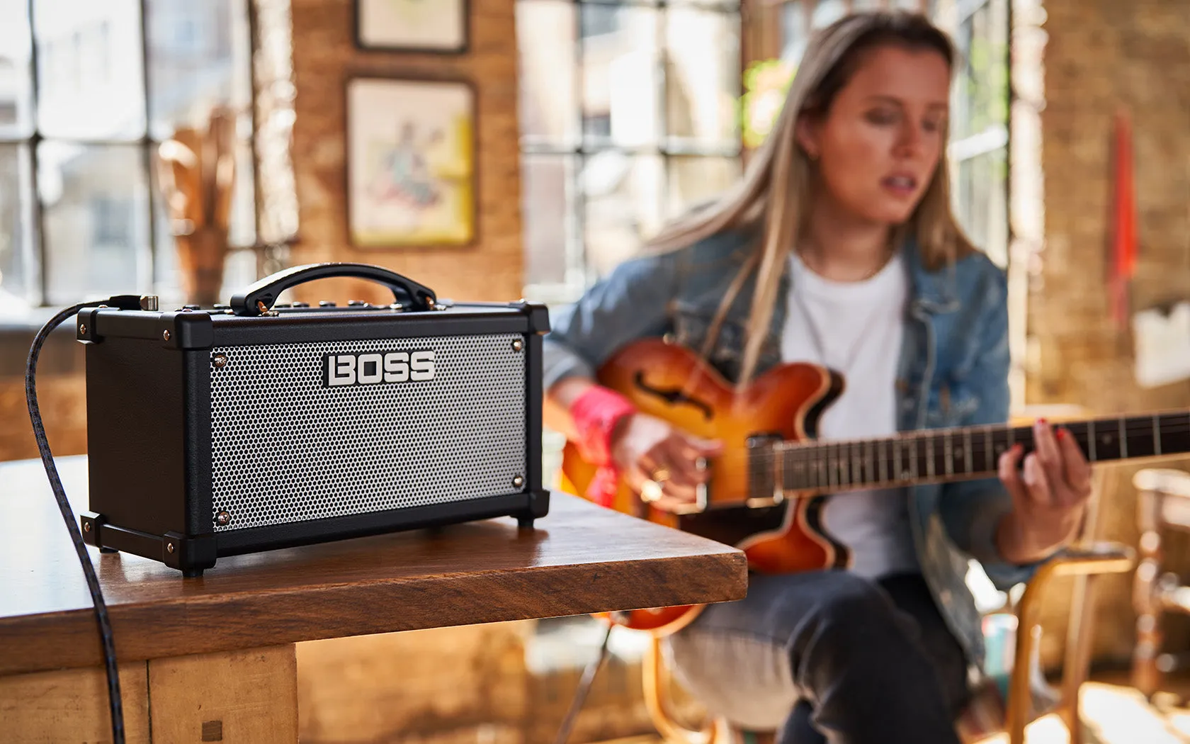 BOSS DUAL CUBE LX Guitar Amplifier