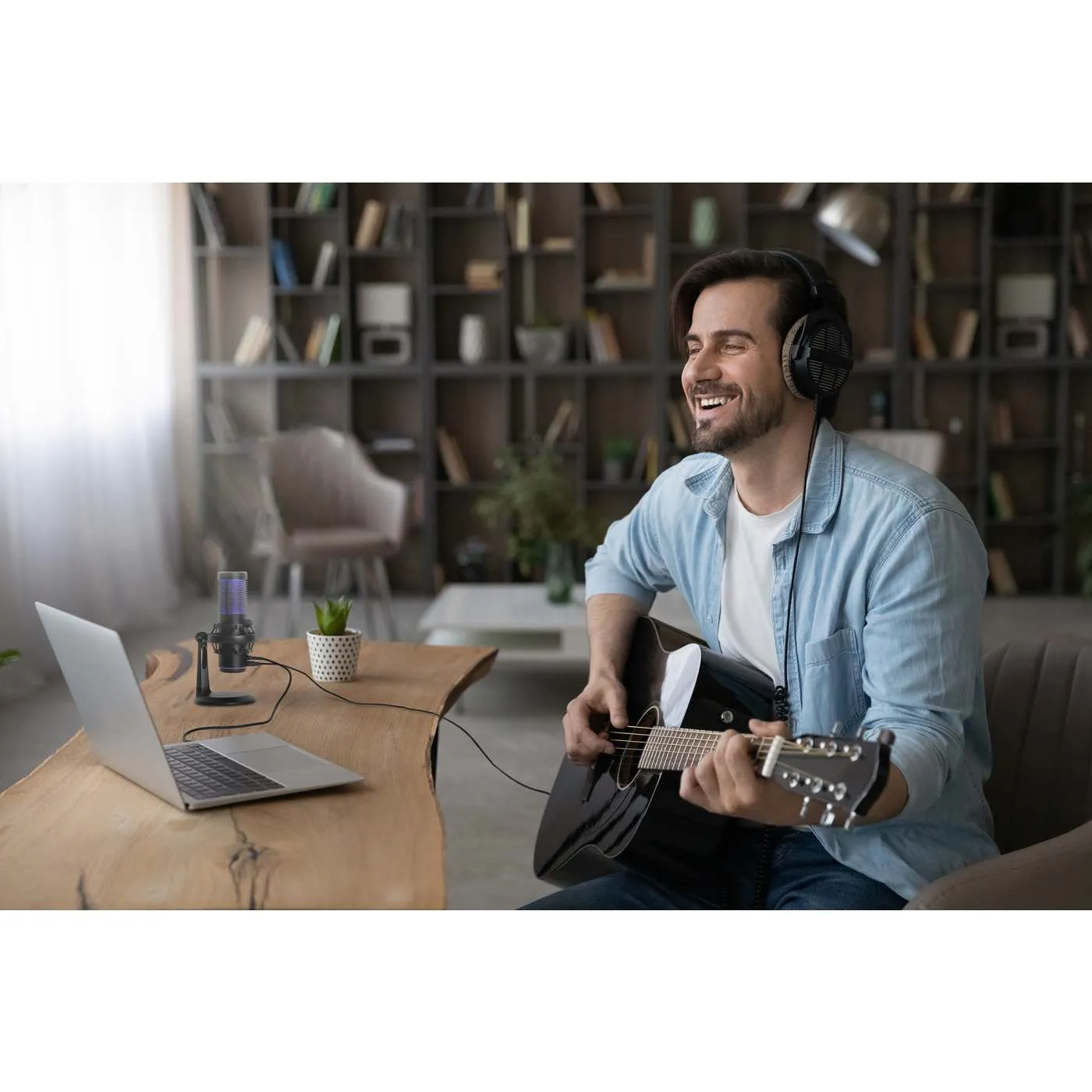 RGB LED USB Condenser Microphone with Noise Rejection