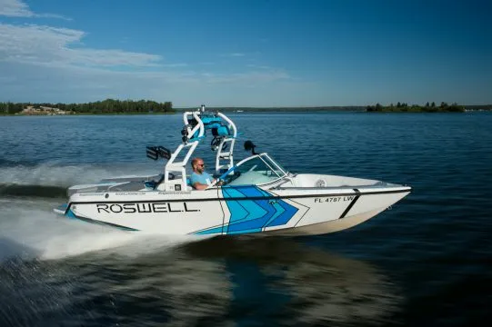 Roswell Aviator Pro Wake Tower - White | 2022 | Pre-Order