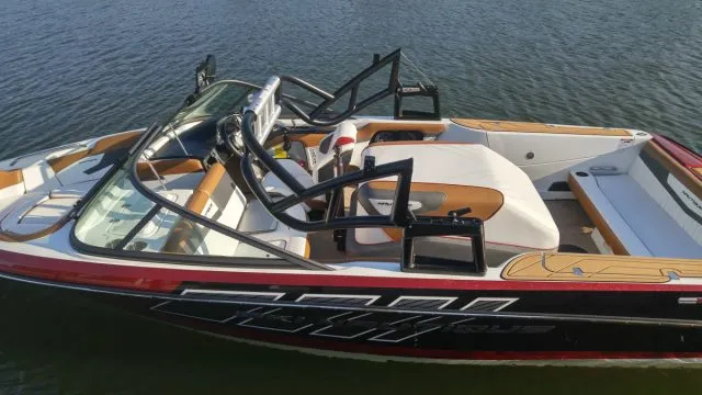Roswell Aviator Pro Wake Tower - White | 2022 | Pre-Order