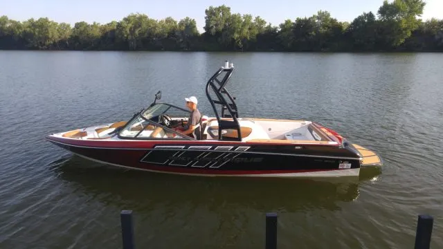Roswell Aviator Pro Wake Tower - White | 2022 | Pre-Order