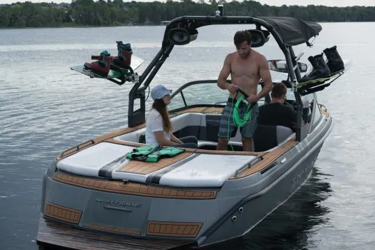 Roswell Aviator Pro Wake Tower - White | 2022 | Pre-Order